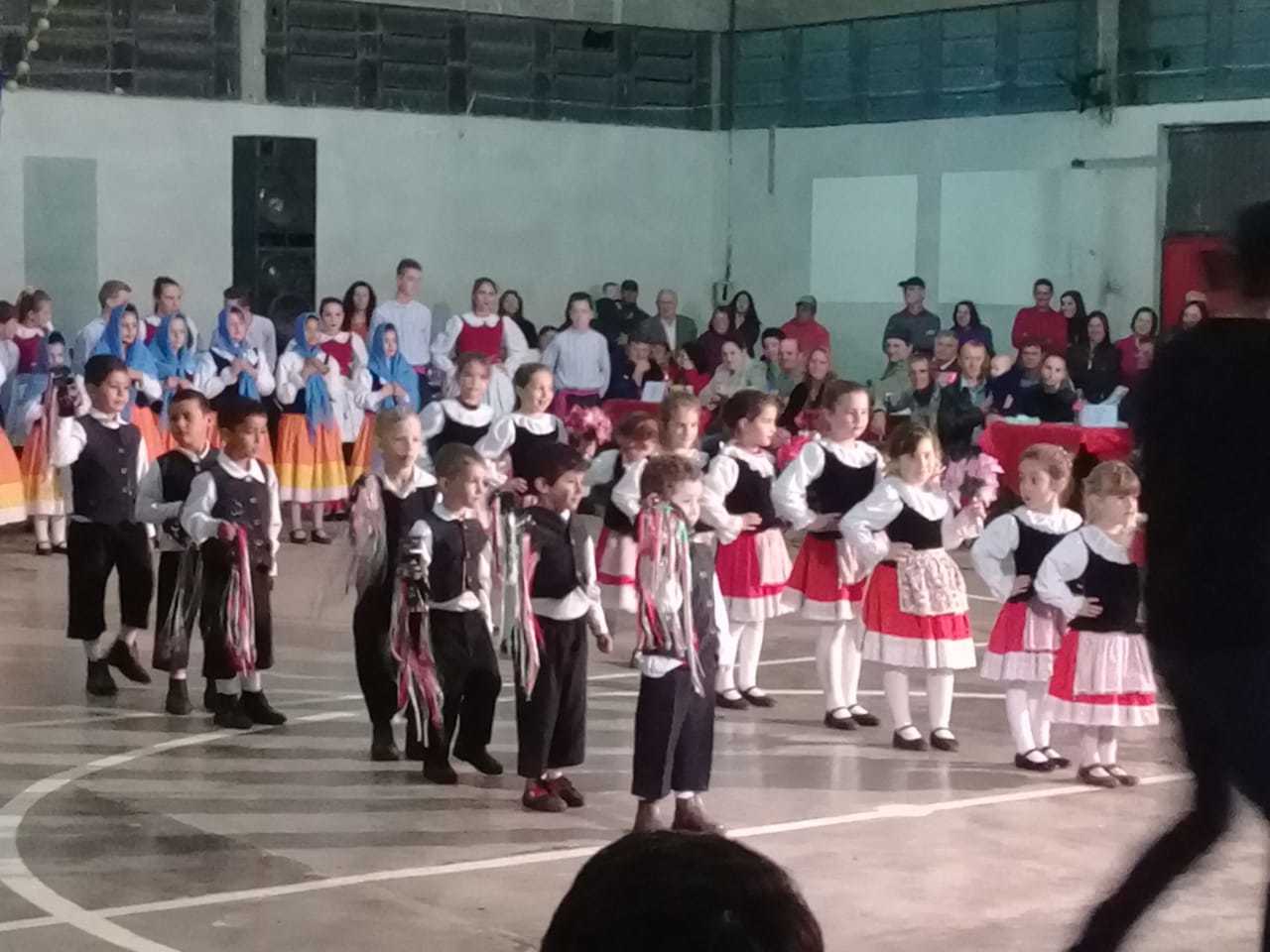 X FILÓ DA ESCOLA MUNICIPAL DE ENSINO FUNDAMENTAL SÃO ROQUE – VILA PIO X.