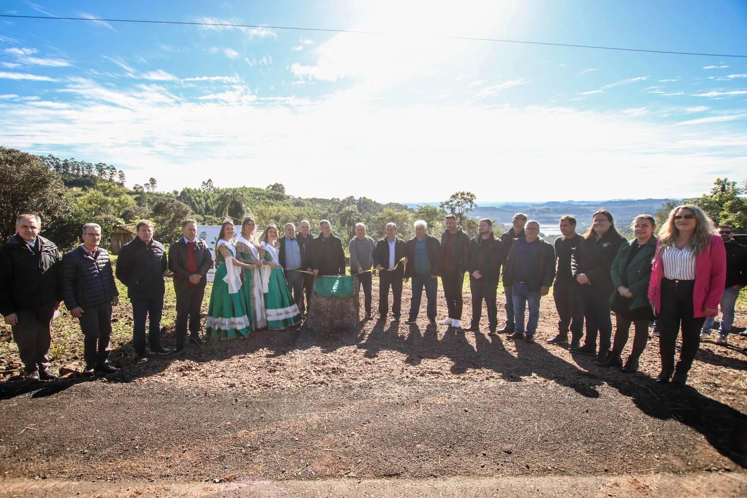 Aratiba inaugura e anuncia série de obras