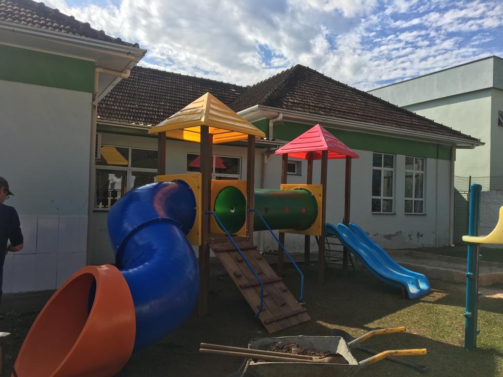 CPM da Escola Pingo de Gente adquire novo playground.