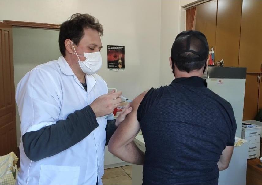 Aratiba ultrapassa 50% da população vacinada com a 1ª dose