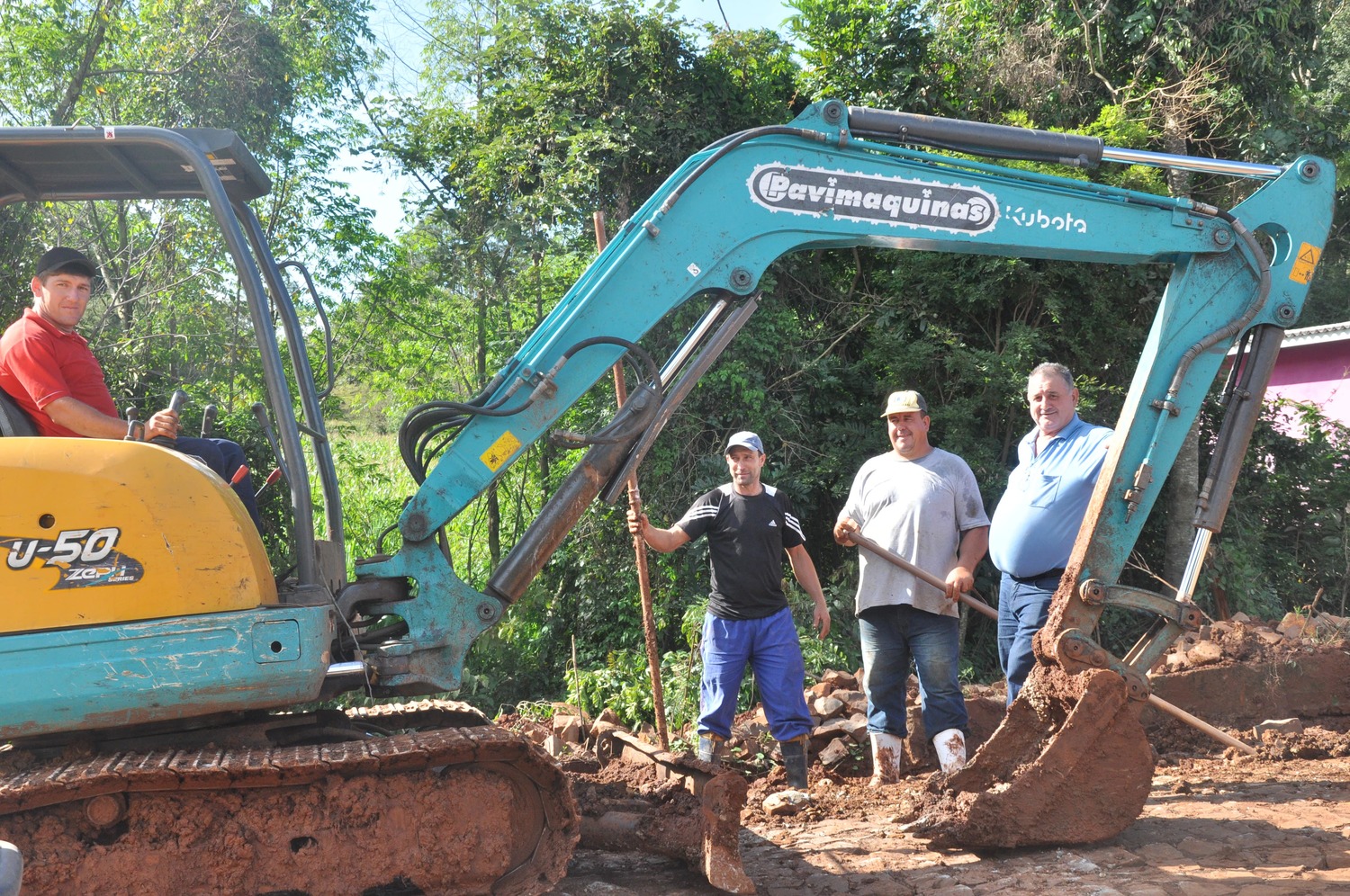 Secretaria de Obras segue fazendo melhorias no Distrito Industrial de Aratiba