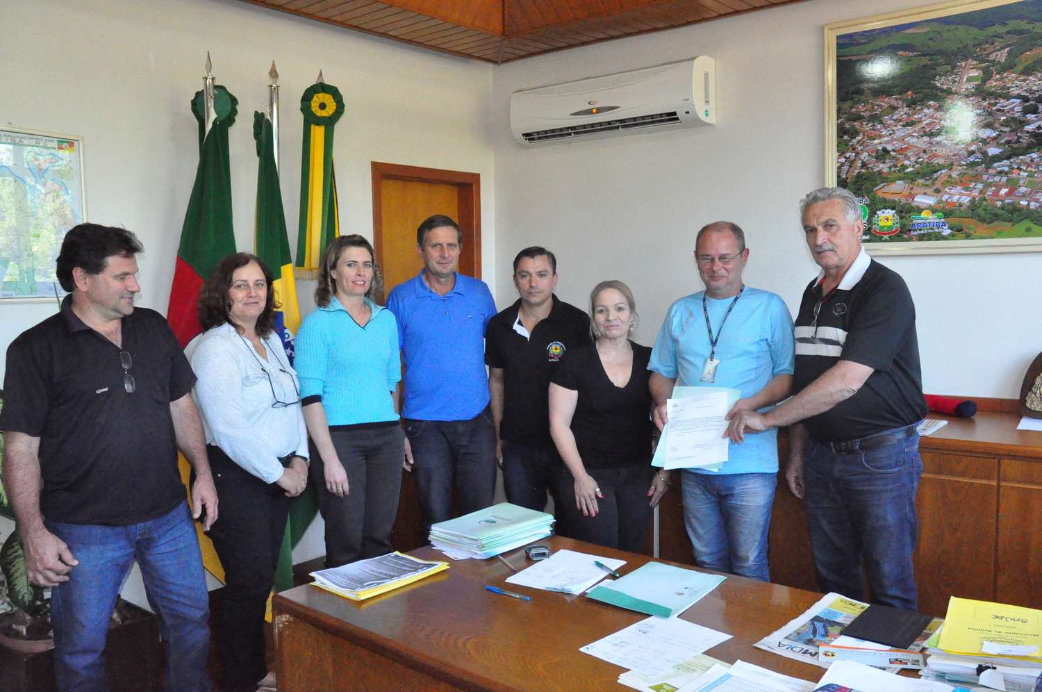 A Administração Municipal Celebra assinatura do Termo em que solicita ao Estado do Rio Grande do Sul Cessão de Uso do Terreno onde funciona a APAE.