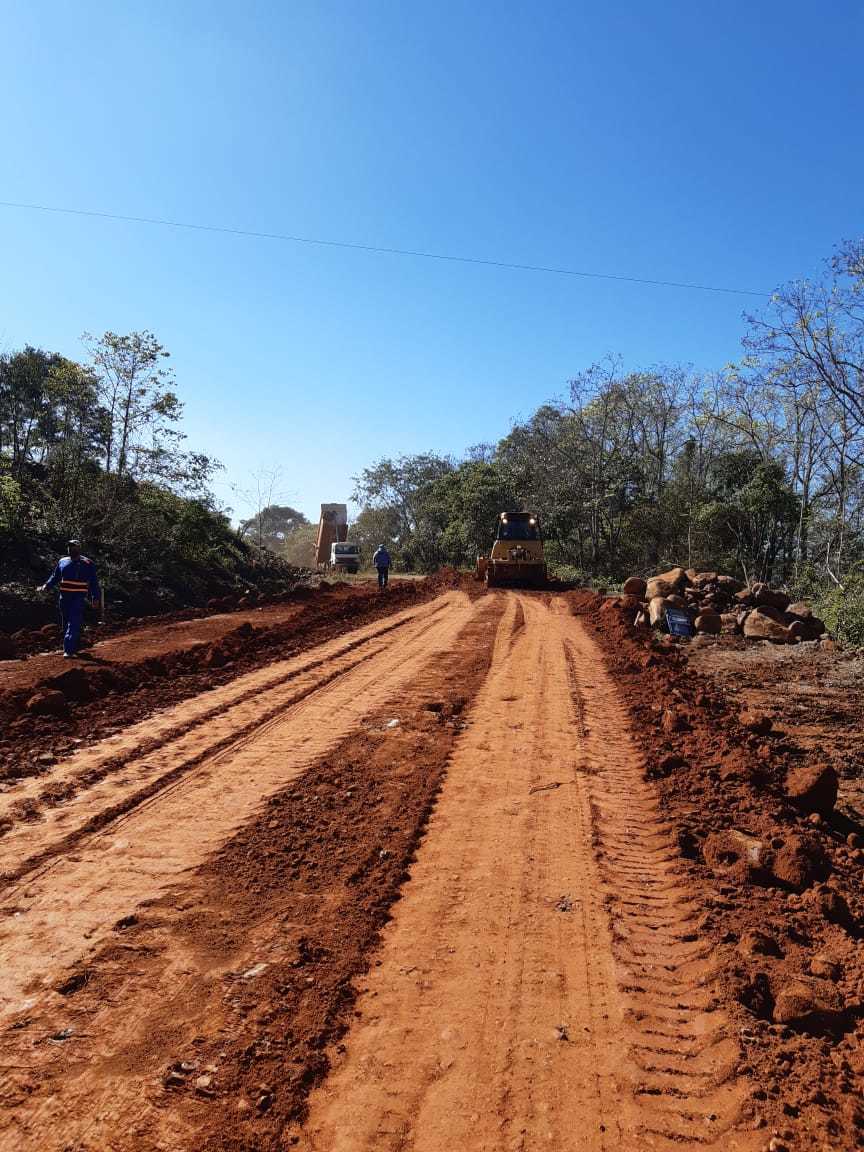 RS 420: segue trabalho de base para o asfaltamento