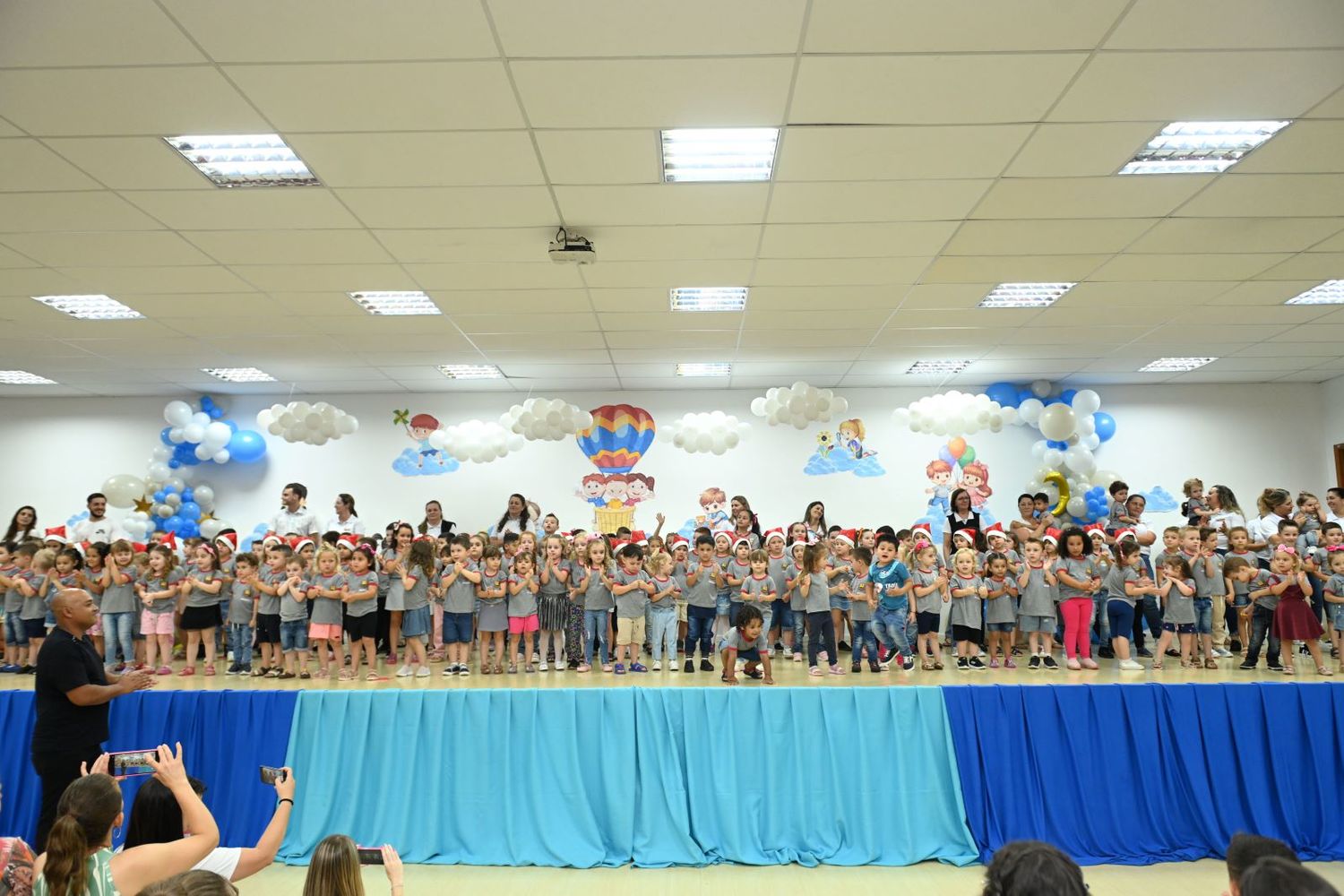 Escola Pingo de Gente realiza apresentações de final de ano