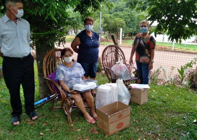 Assistência Social entrega kits para os grupos da terceira idade