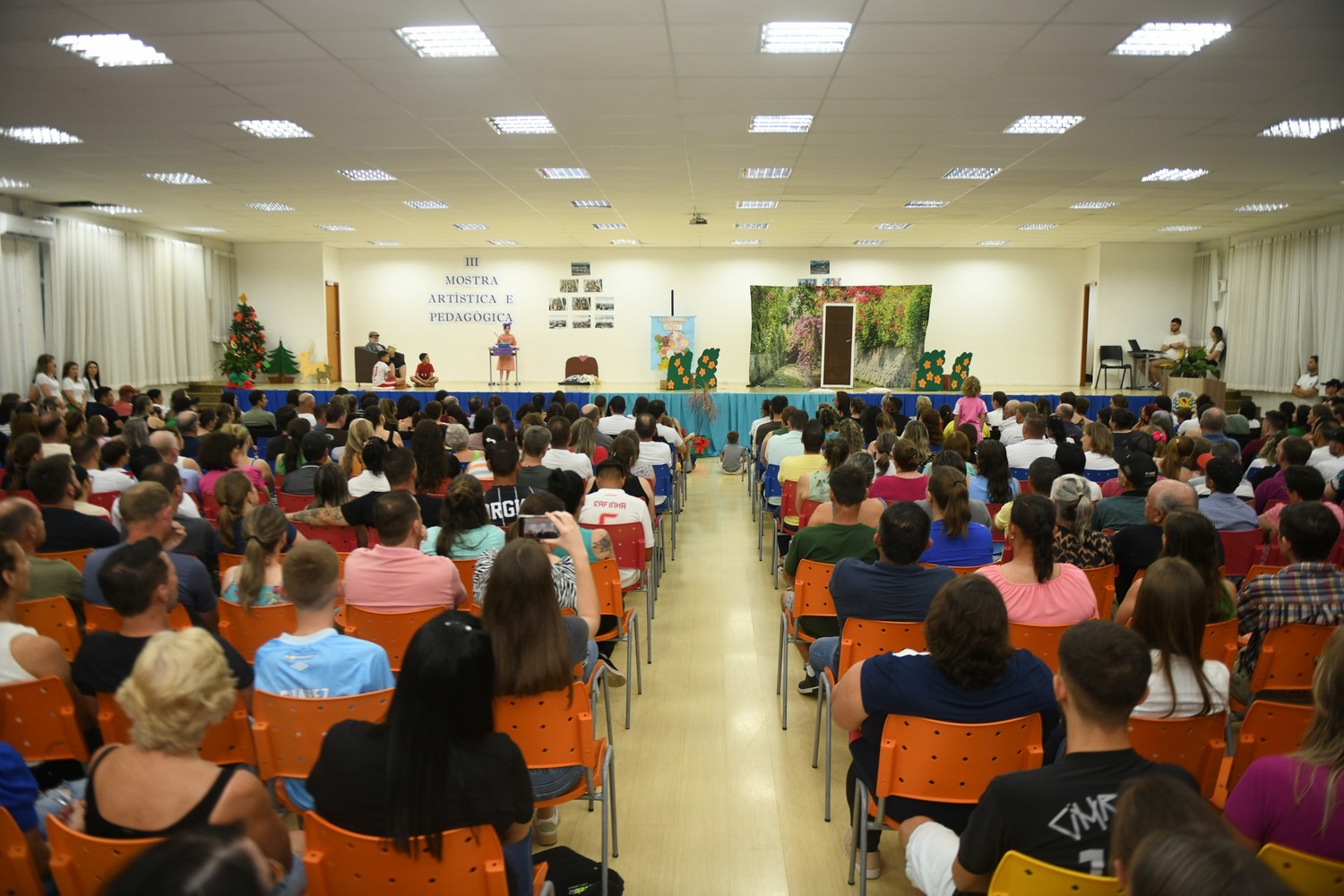 Apresentações marcam o encerramento do ano letivo da Escola Municipal Aratiba
