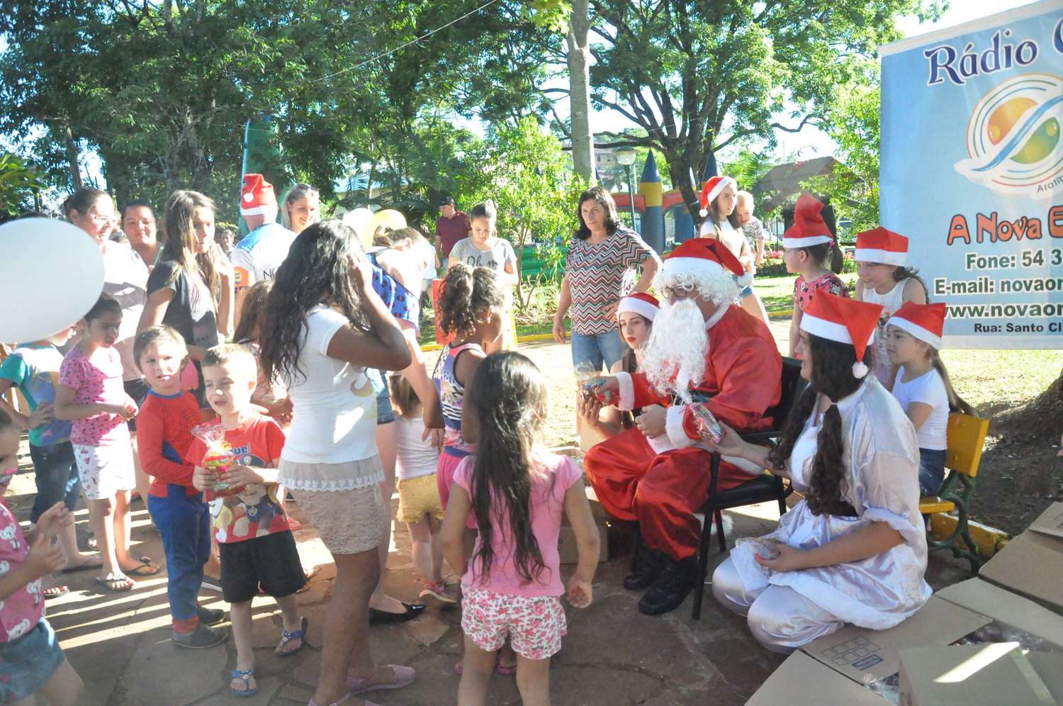 III Natal Solidário da Onda é marcado por diversão e alegria as Crianças de Aratiba.