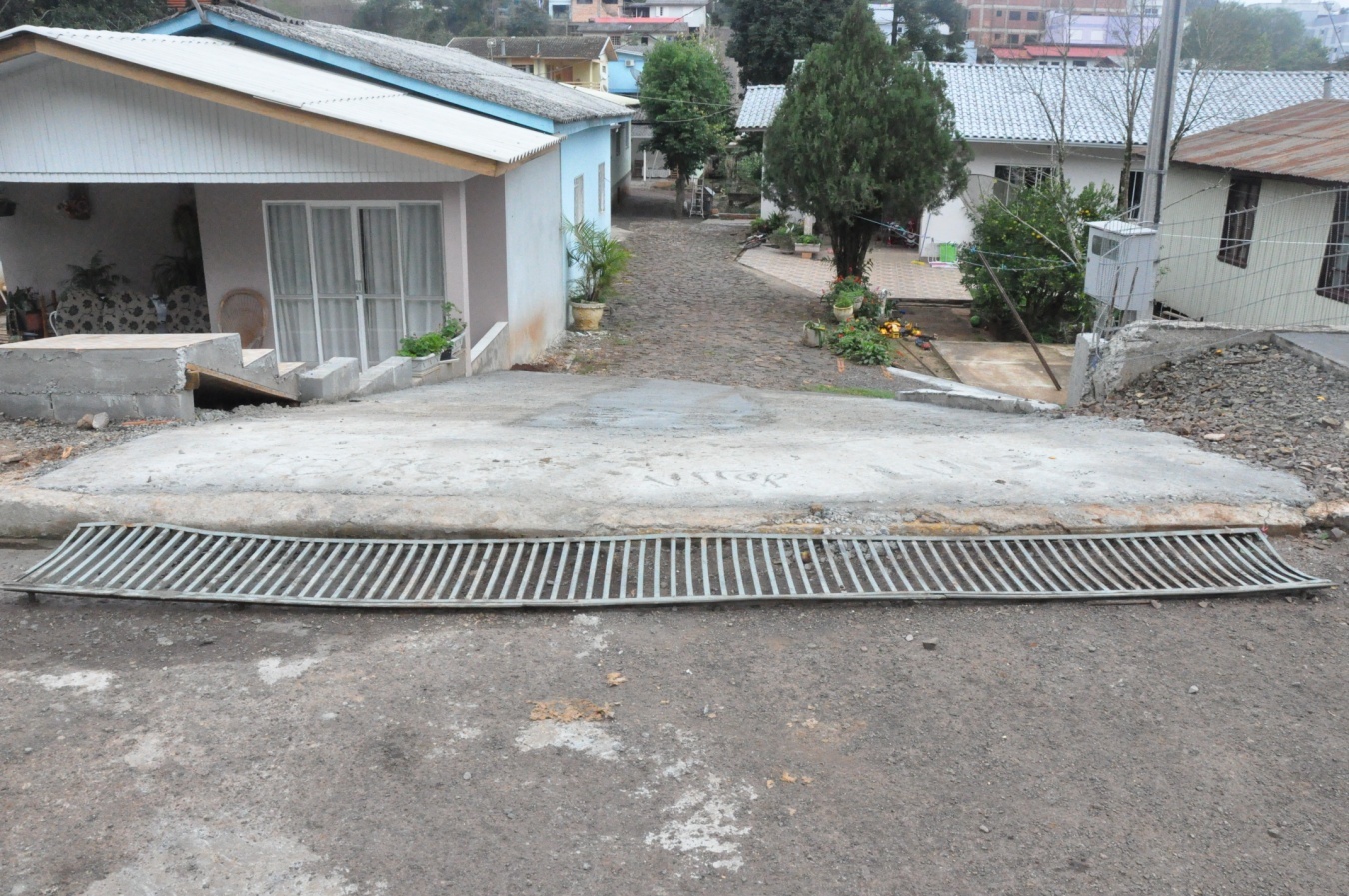 Setor de Urbanismo realiza obras de acesso no centro da cidade.