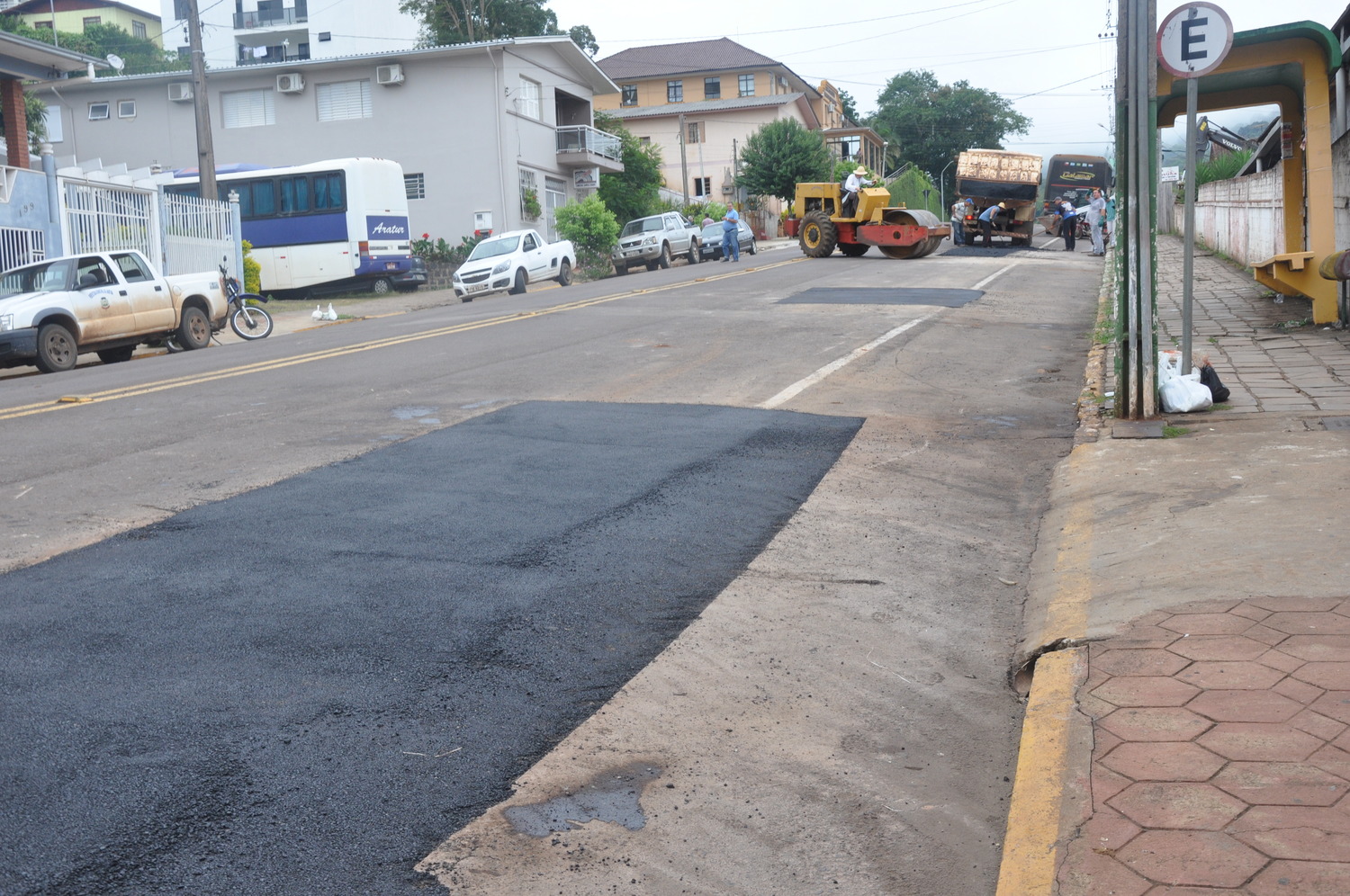 Secretaria Municipal de Obras realiza repavimentação asfáltica
