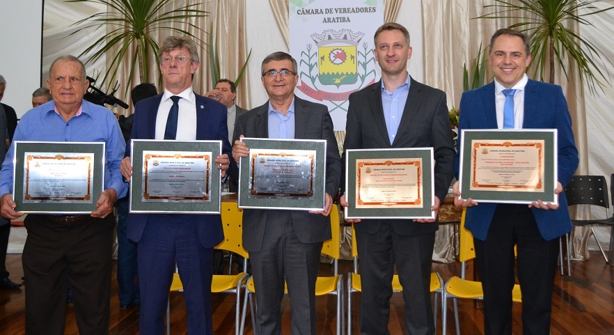 Sessão solene da Câmara de Vereadores faz homenagens durante Expoara.