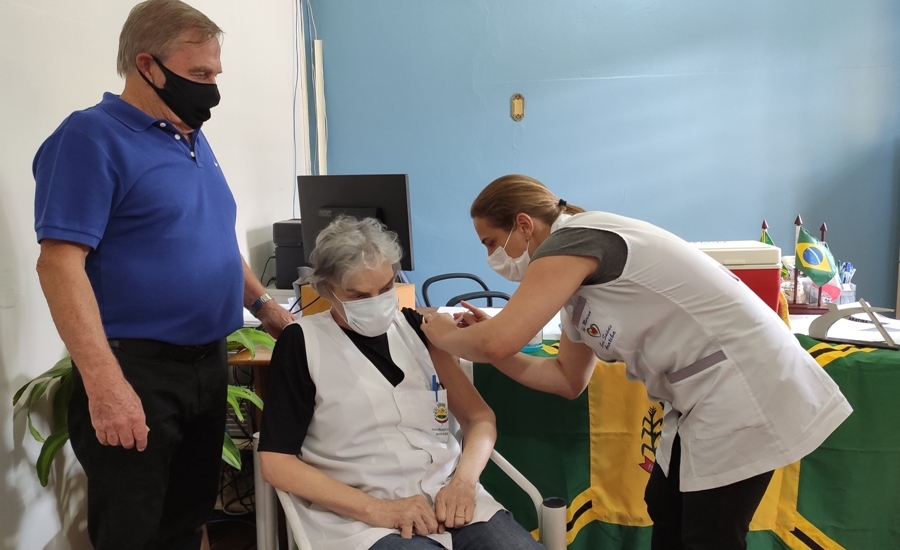 ARATIBA RECEBE AS PRIMEIRAS DOSES DA VACINA CONTRA A COVID-19