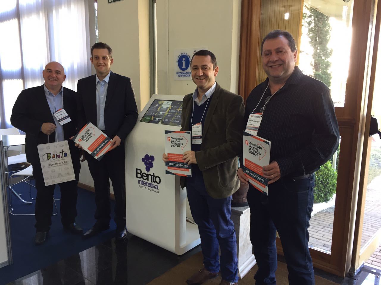 Prefeito de Aratiba participa do 1º Congresso Gaúcho das cidades Digitais em Bento Gonçalves.