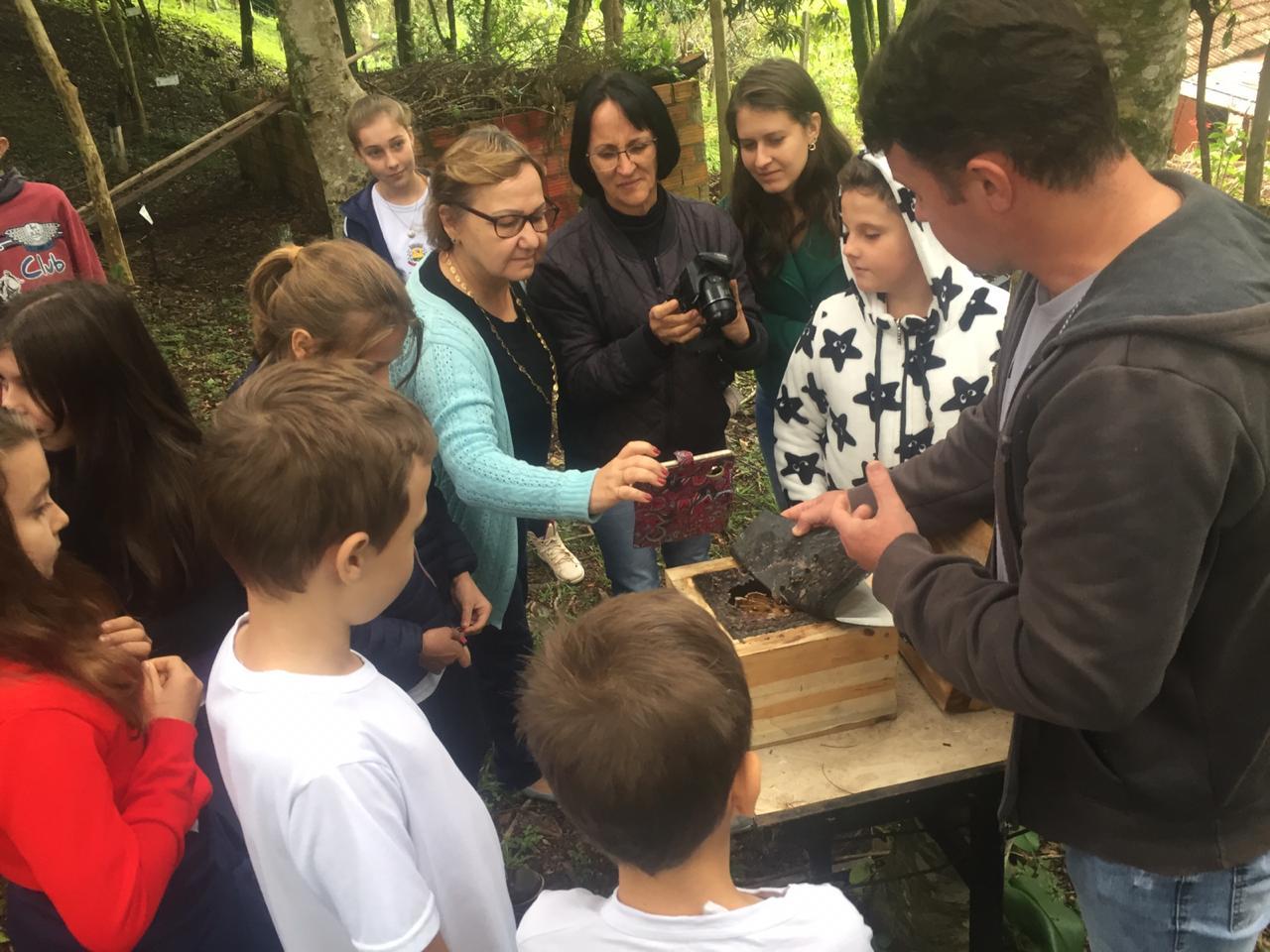 Governo Municipal leva projetos de conscientização ambiental para as escolas do município.