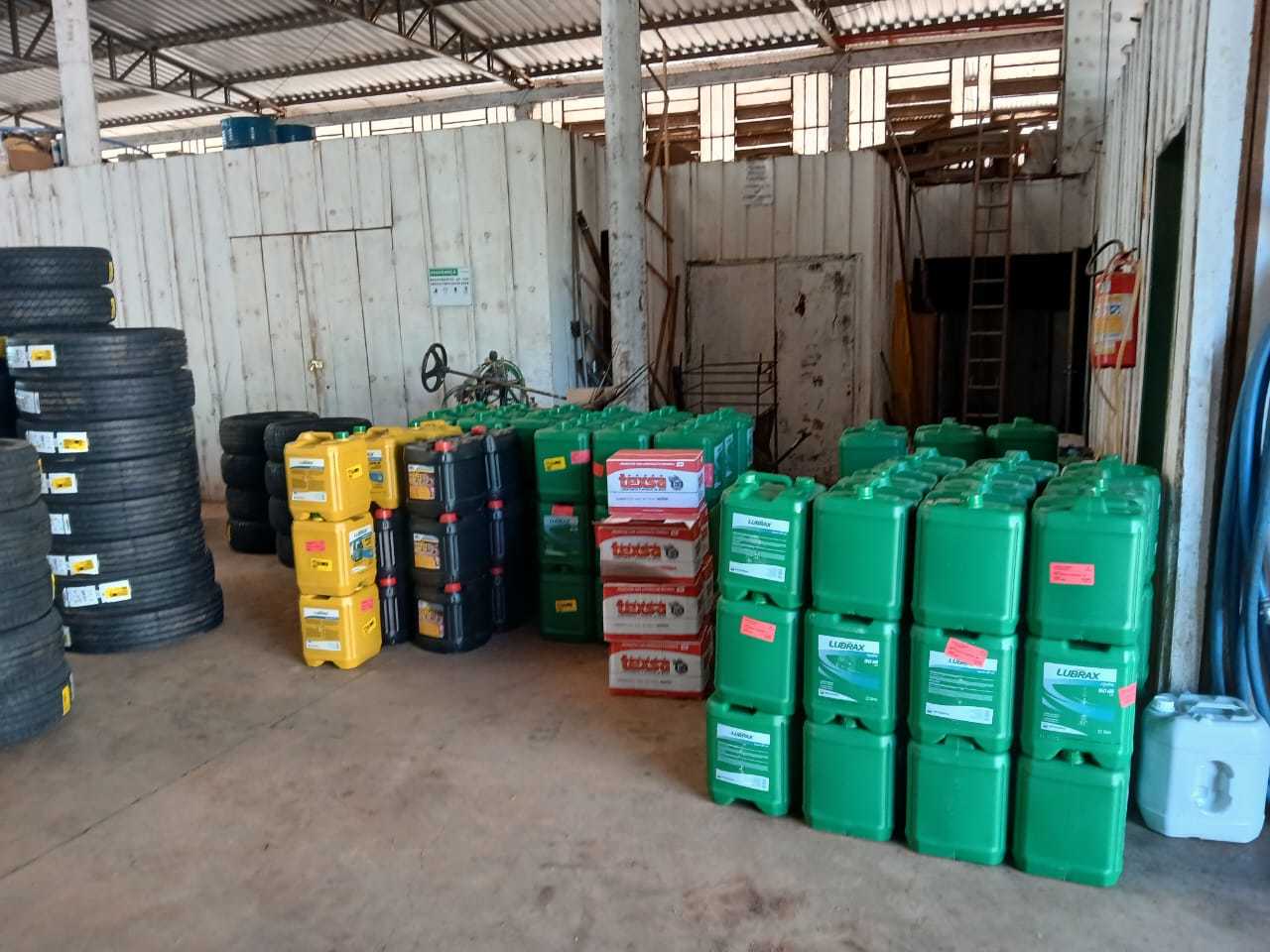 Secretaria de Obras recebe nova remessa de lubrificantes e pneus
