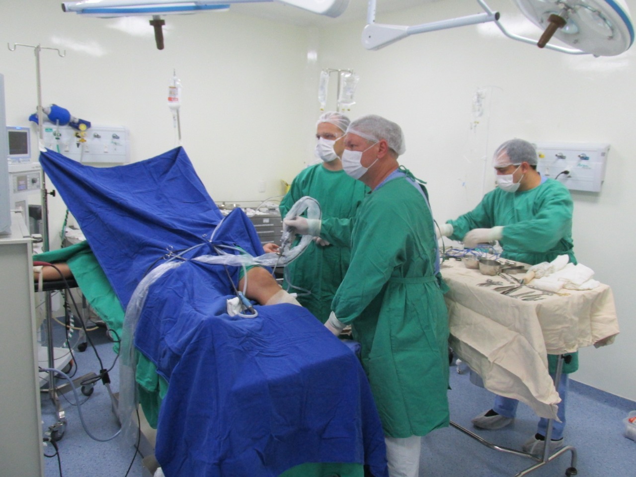 ACHA realiza primeira cirurgia de joelho a laser.