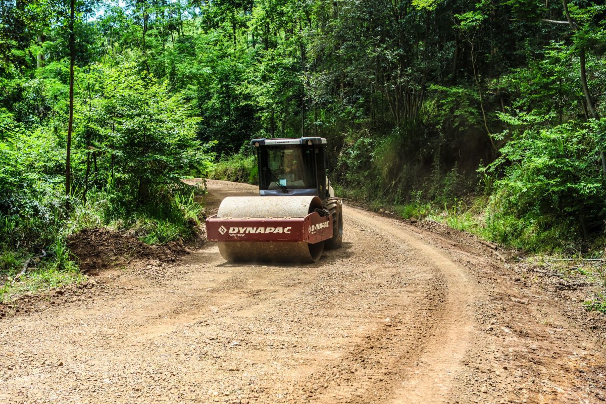 Obras melhoram estrada que liga comunidade de Espraiado