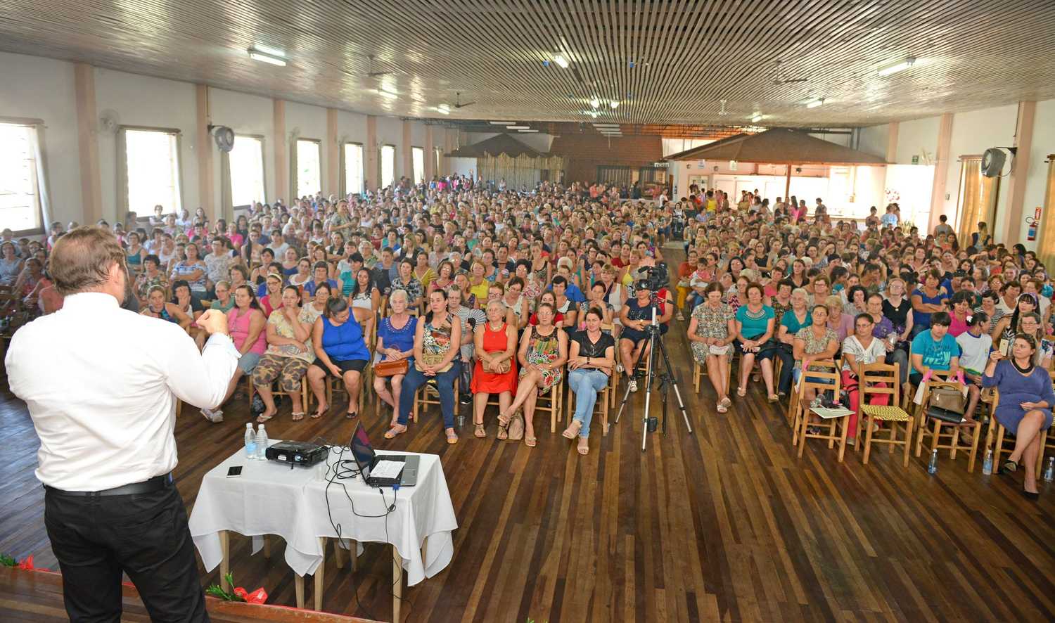 Mulheres de Aratiba comemoram seu dia.