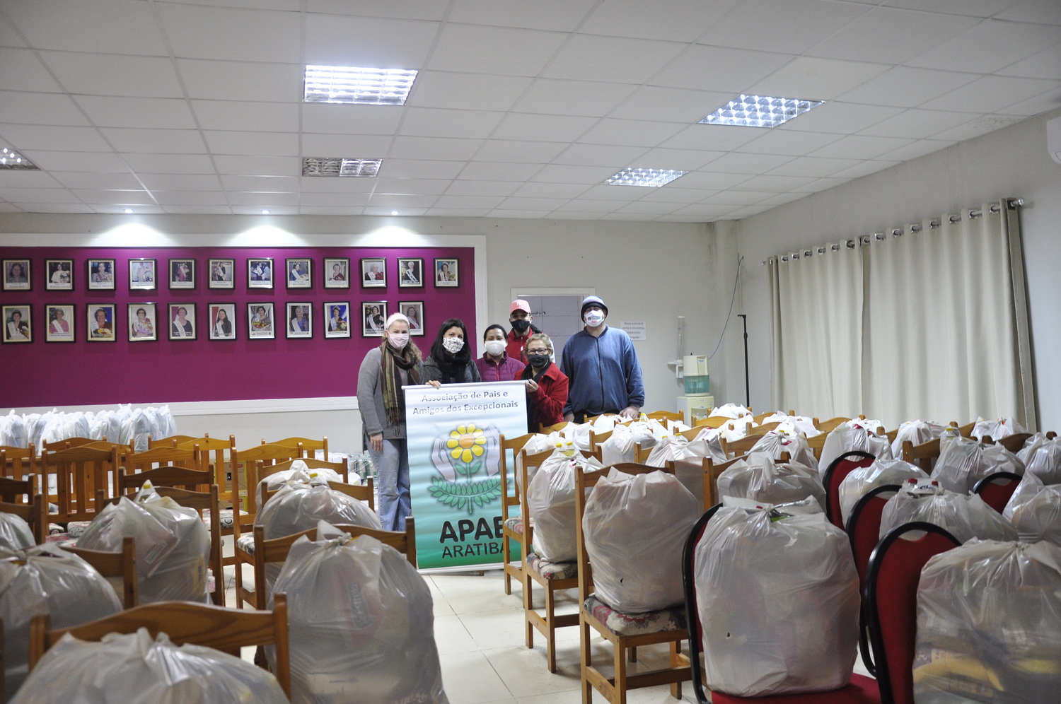 Prefeitura de Aratiba entrega cestas básicas para famílias de alunos da APAE