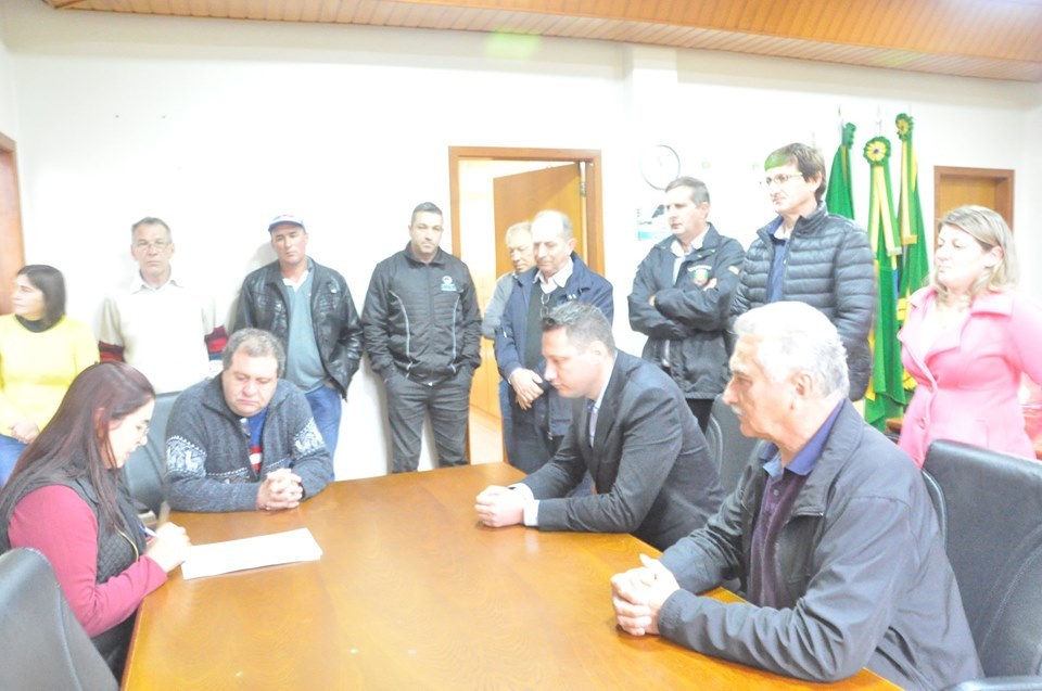 Governo de Aratiba comercializa terreno para empresa local.