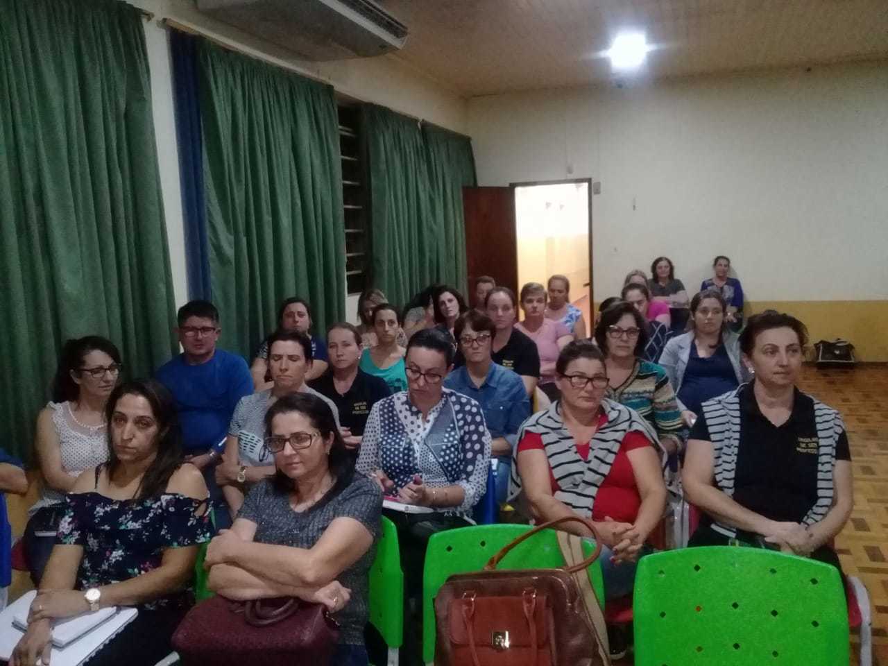 Governo de Aratiba investe na formação de Professores da Rede Municipal e Estadual de Ensino.