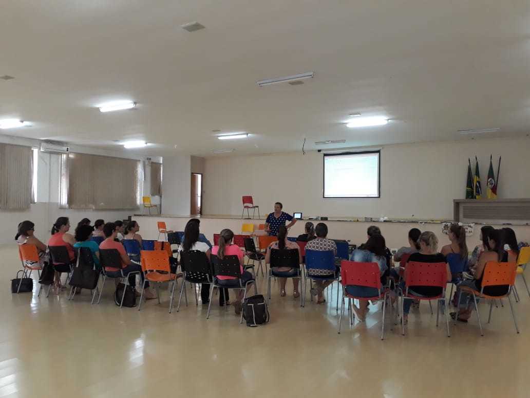 Educação de Aratiba promove formação de mediadores de leitura.