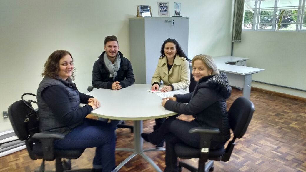 instituto Federal Campus Erechim lança Concurso para elaboração dos croquis para elaboração do Vestuário das Soberanas