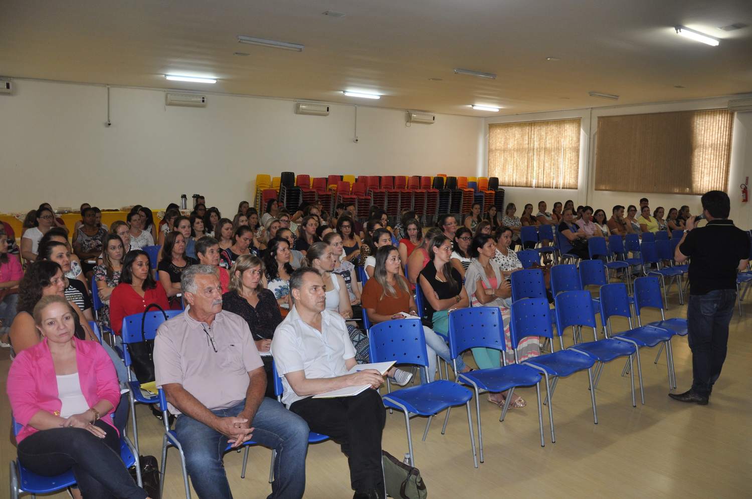 Escolas serão o que forem seus professores (Anísio Teixeira).