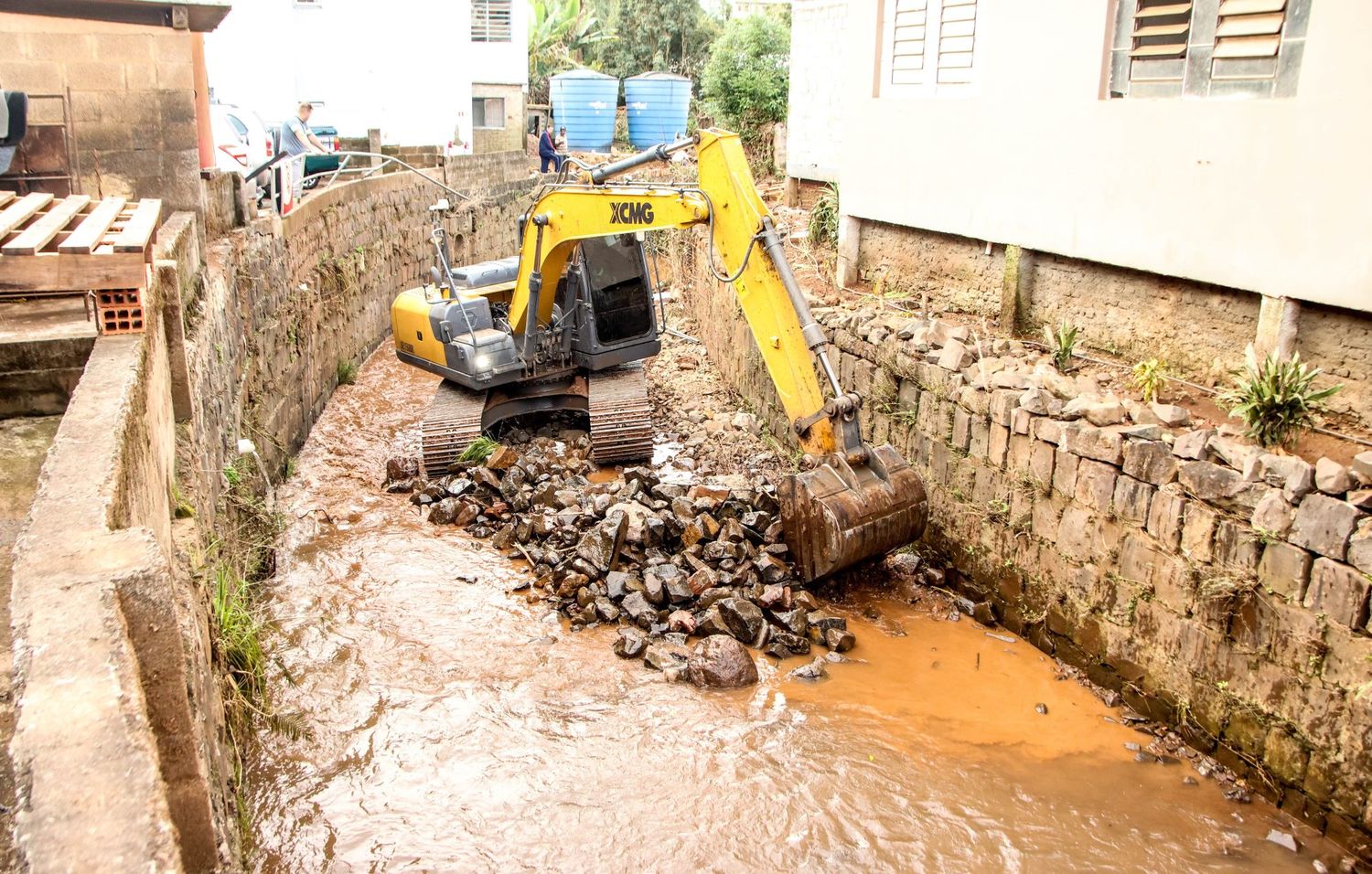 Prefeitura de Aratiba realiza limpeza do rio agulha