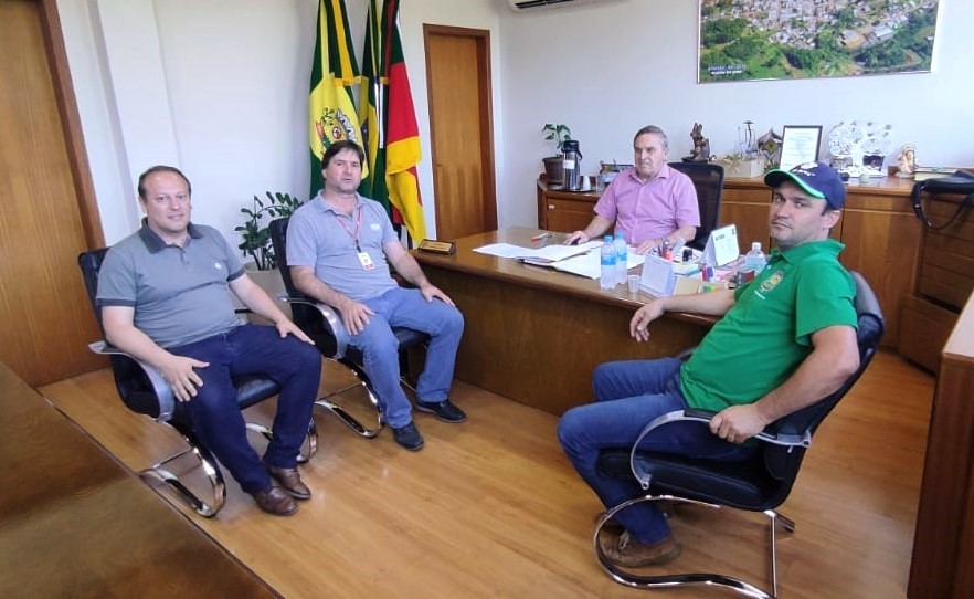 Administração Municipal de Aratiba faz reunião com RGE para ampliar rede trifásica no interior