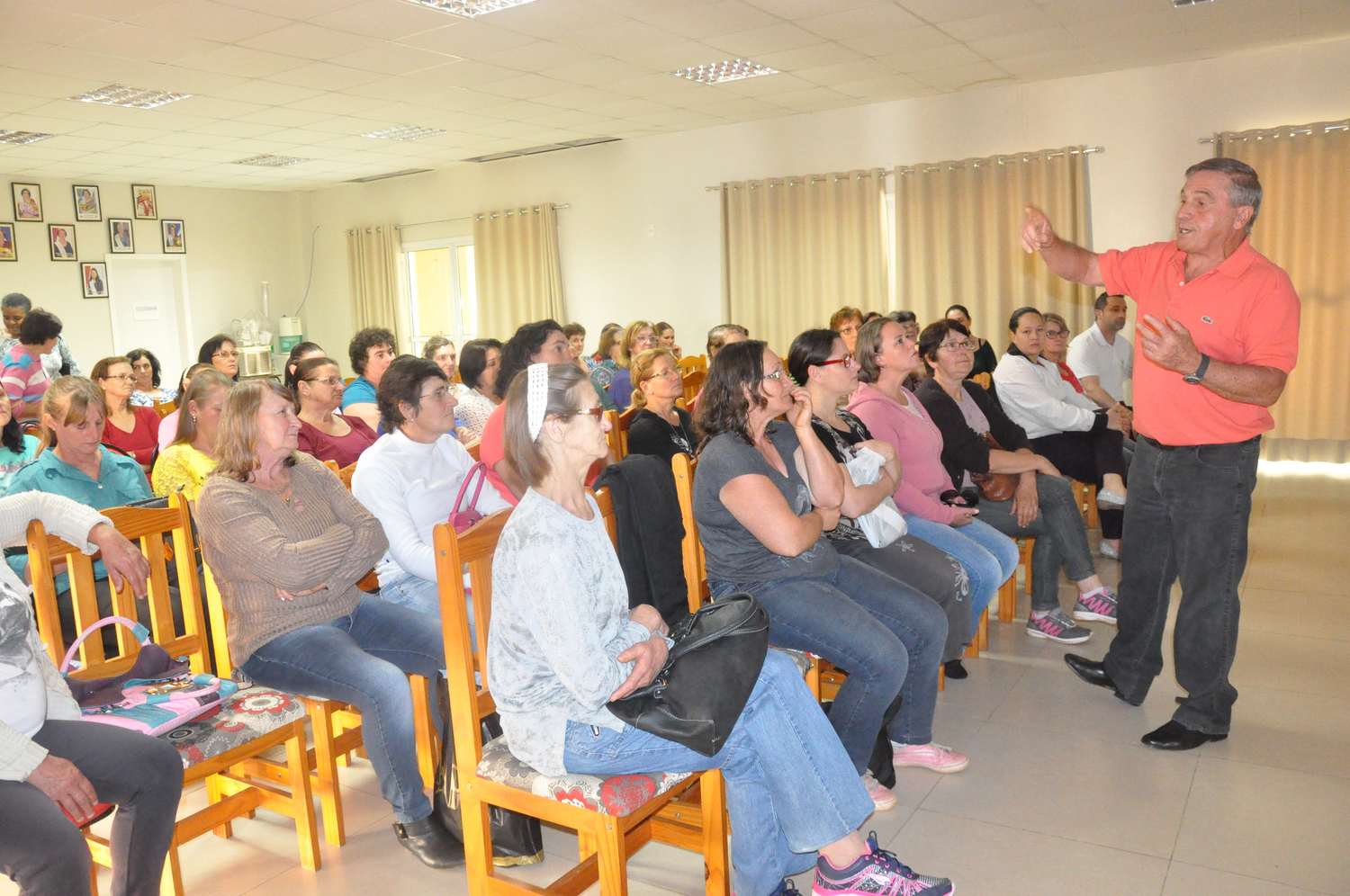 Secretaria de Assistência Social oferece Palestra com o tema “Orçamento e Finanças” para usuários dos Programas Socioassistênciais do Município.