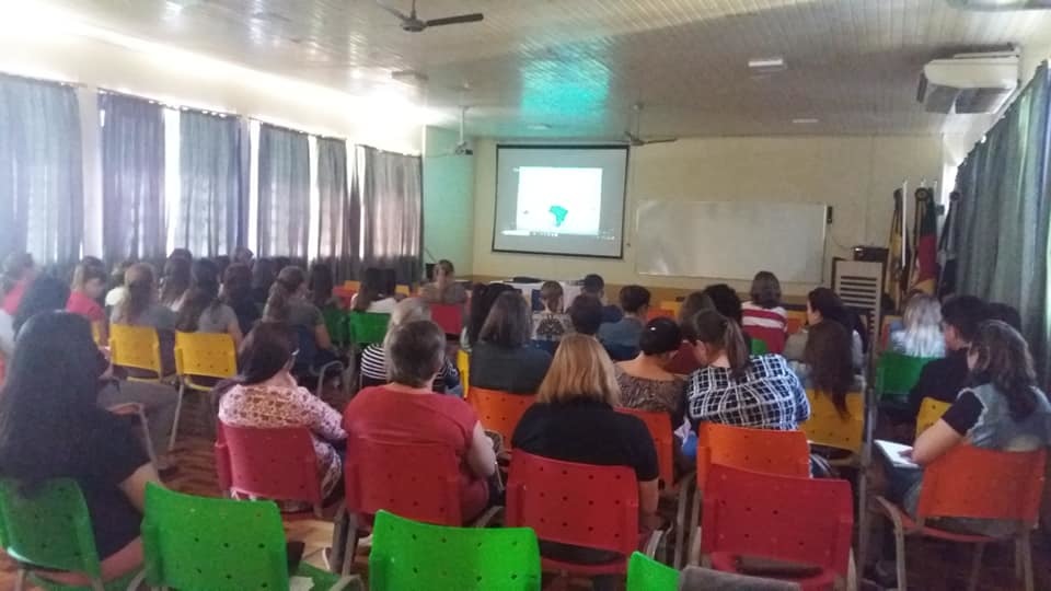 Professores de Aratiba debatem sobre a Base Nacional Comum Curricular para as escolas no “Dia D”