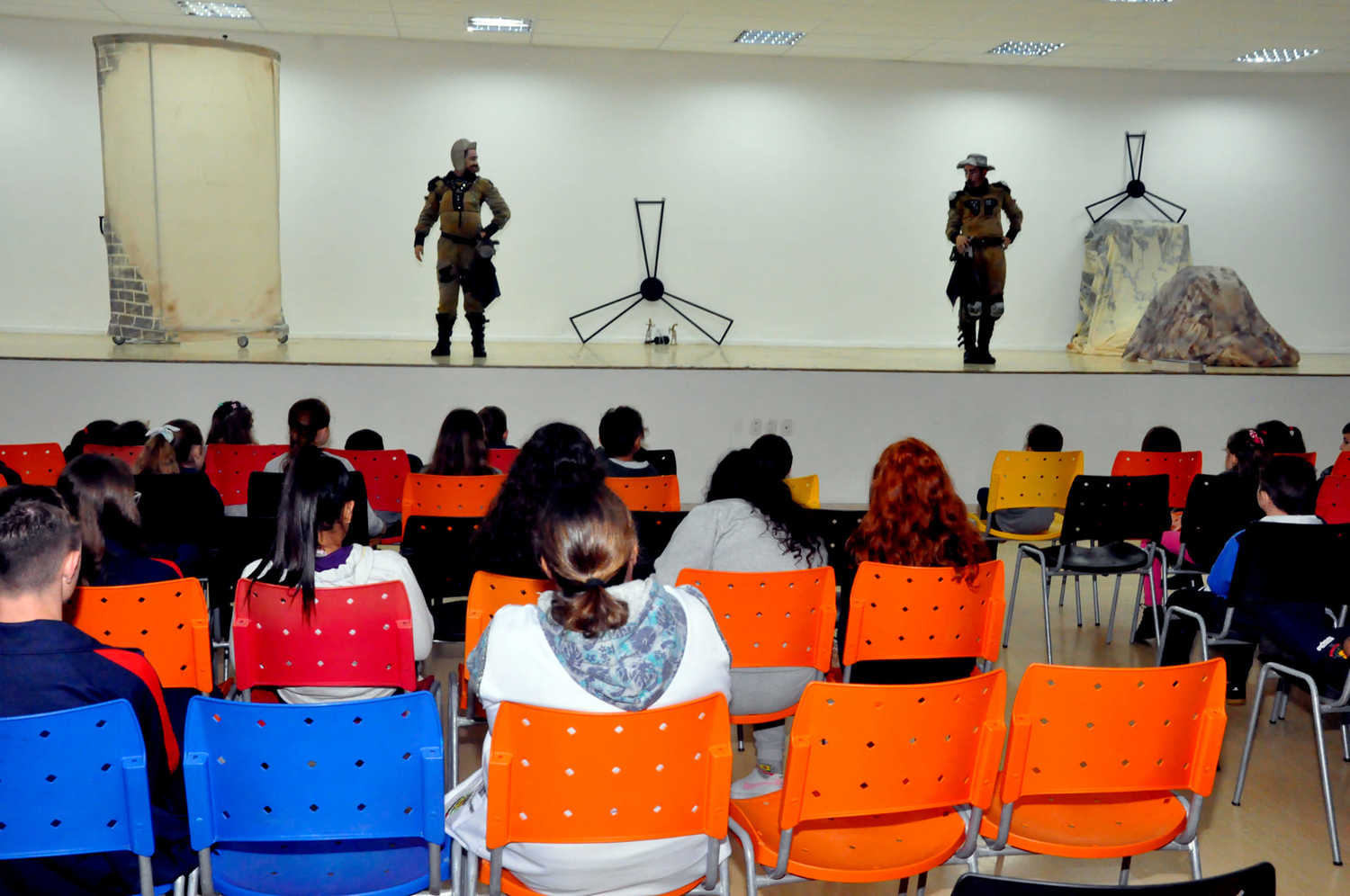 Espetáculo teatral encanta estudantes de Aratiba