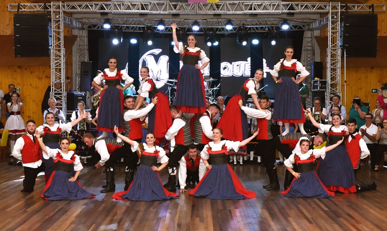 Apresentações dos Grupos de Danças Alemãs encantam o público no Aratiba Chopp Fest