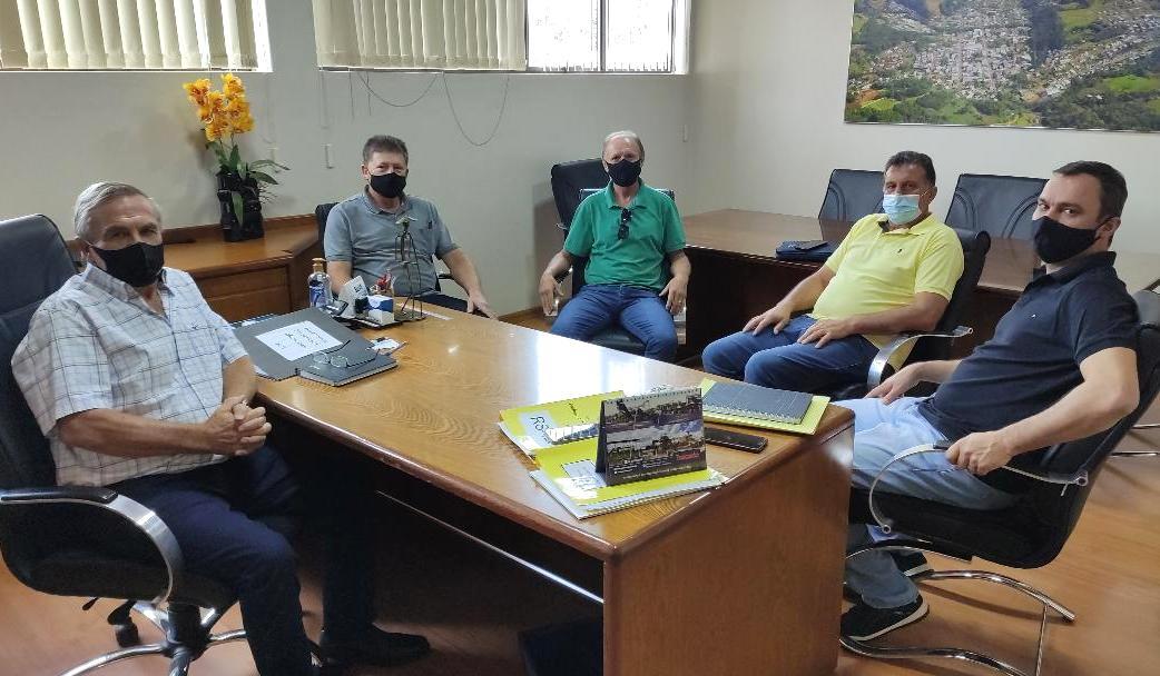 Administração Municipal recebe visita do Gerente Regional da Emater